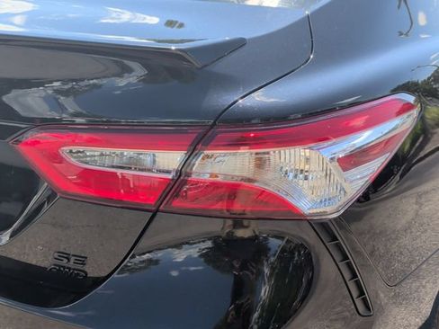 Used 2020 Toyota Camry SE AWD/4WD image 11