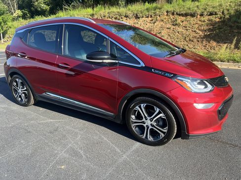 Used 2017 Chevrolet Bolt Premier w/ Driver Confidence II Package FWD image 3