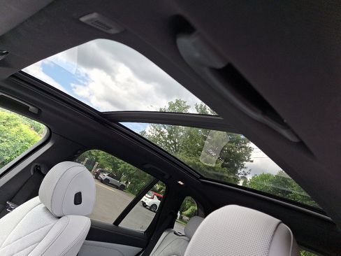 Used 2024 BMW X5 xDrive40i w/ Premium Package AWD/4WD image 14