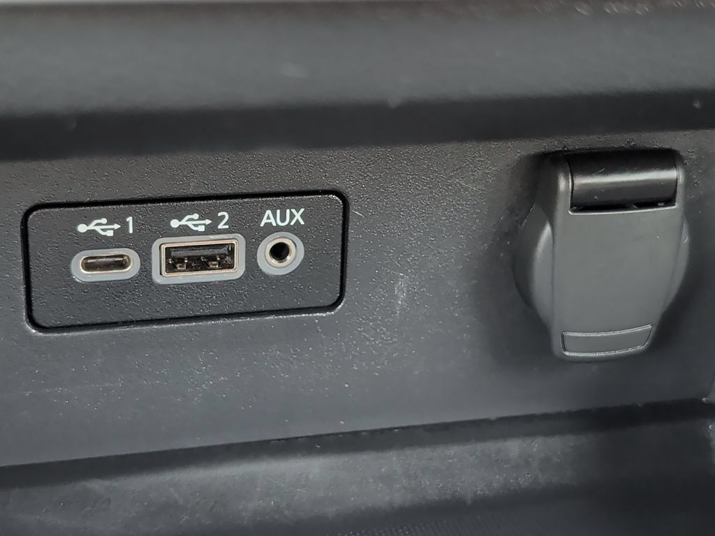 Used 2025 Nissan Altima 2.5 SV FWD image 28
