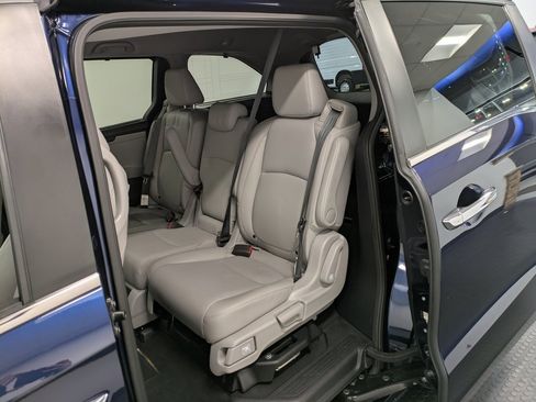 Certified 2023 Honda Odyssey Touring image 21