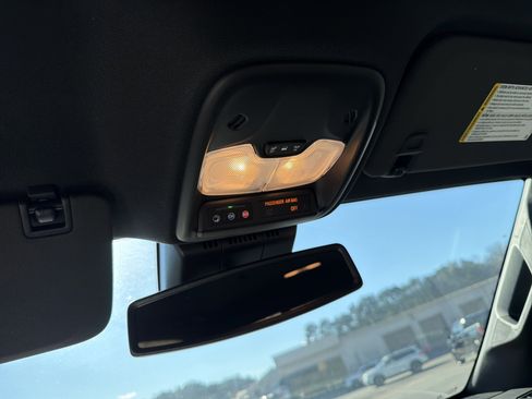 New 2025 GMC Canyon AT4 w/ Nightfall Edition image 27