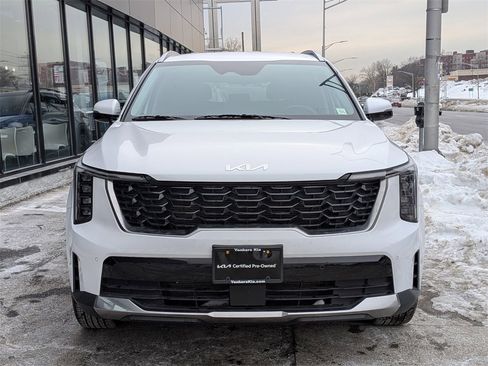 Certified 2025 Kia Sorento S image 3
