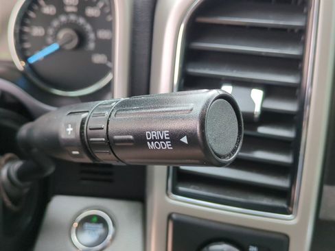 Used 2019 Ford F150 Lariat w/ Max Trailer Tow Package image 27