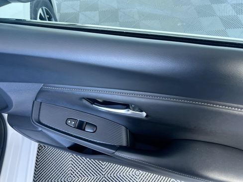 Used 2024 Nissan Sentra SV FWD image 29
