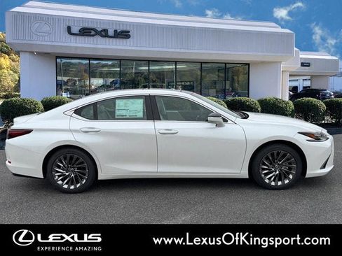 New 2025 Lexus ES 350 Ultra Luxury image 5