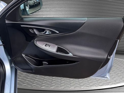Used 2017 Chevrolet Malibu LT FWD image 26