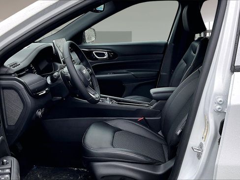 New 2026 Jeep Compass Latitude image 21