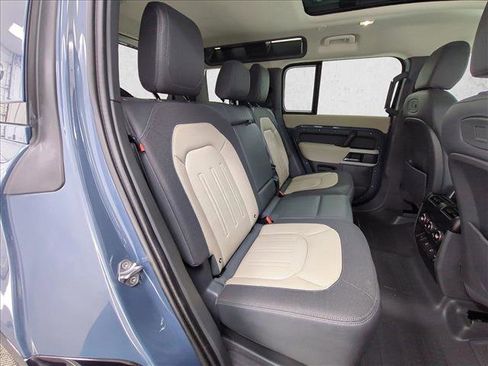 Used 2022 Land Rover Defender 110 X-Dynamic SE image 24