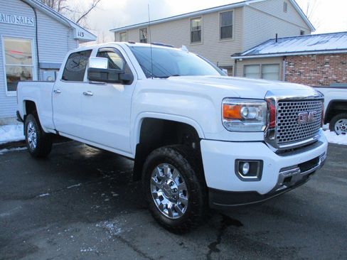 Used 2017 GMC Sierra 2500 Denali image 5