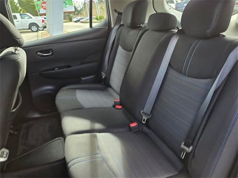 Used 2022 Nissan Leaf SV image 19