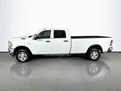 Used 2024 RAM 3500 Tradesman w/ Chrome Appearance Group AWD/4WD image 11