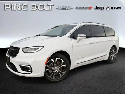 Certified 2024 Chrysler Pacifica Pinnacle