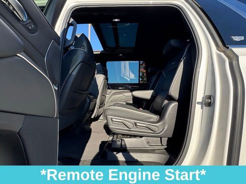 Used 2022 Cadillac Escalade ESV Premium Luxury image 18