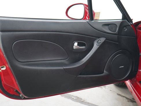 Used 2005 MAZDA MX-5 Miata LS w/ Sports Look Appearance Pkg RWD image 13