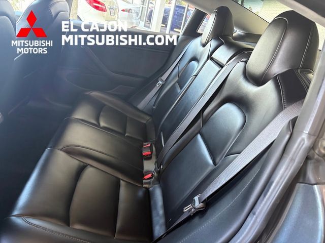 Used 2018 Tesla Model 3 Long Range RWD image 12