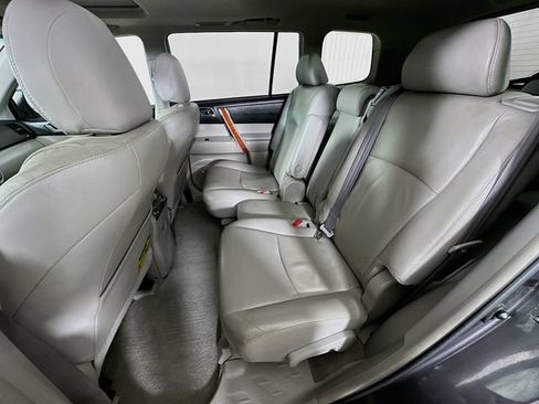 Used 2009 Toyota Highlander Limited AWD/4WD image 32