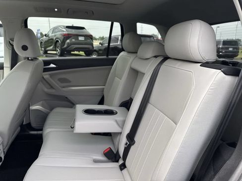Used 2024 Volkswagen Tiguan SE FWD image 13