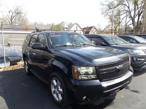 Used 2008 Chevrolet Tahoe LTZ w/ LTZ Preferred Equipment Group image 2