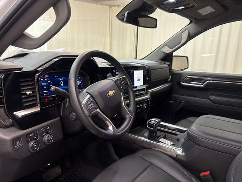 Used 2024 Chevrolet Silverado 1500 LTZ AWD/4WD image 14