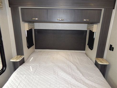 Used 2018 Ford E-450 and Econoline 450 Super Duty w/ Motorhome Prep Package RWD image 46
