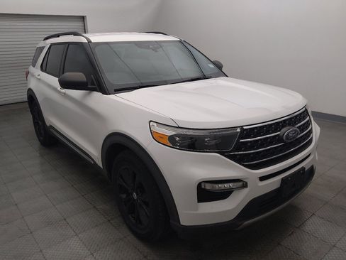 Used 2020 Ford Explorer XLT w/ Equipment Group 202A RWD image 13