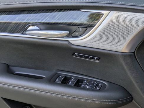 Used 2023 Cadillac XT6 Premium Luxury w/ Technology Package image 22