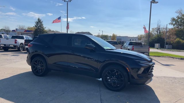 Used 2023 Chevrolet Blazer LT FWD image 2