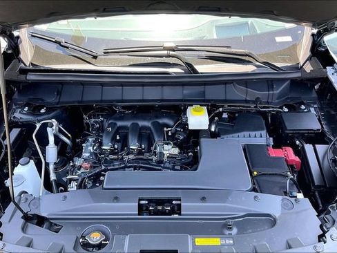 New 2026 Nissan Pathfinder Platinum FWD image 8