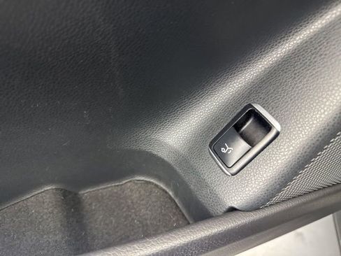 Used 2017 Mercedes-Benz GLA 250 image 32