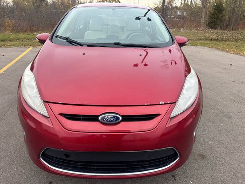 Used 2013 Ford Fiesta Titanium image 2