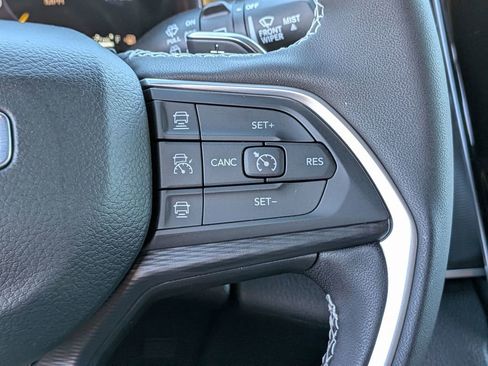 New 2025 Jeep Grand Cherokee L Laredo w/ Luxury Tech Group I RWD image 22