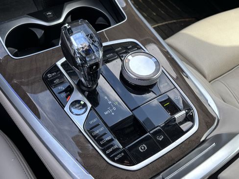 Used 2020 BMW X7 xDrive40i w/ Premium Package AWD/4WD image 26