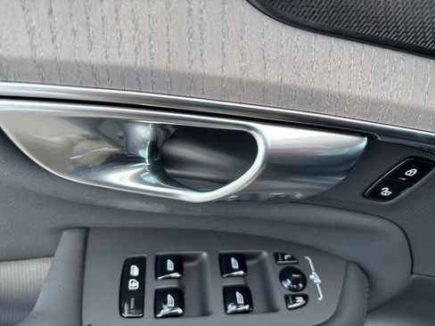 New 2026 Volvo XC90 T8 Ultra w/ Protection Package Premier AWD/4WD image 18