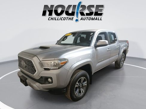Used 2018 Toyota Tacoma TRD Sport image 1
