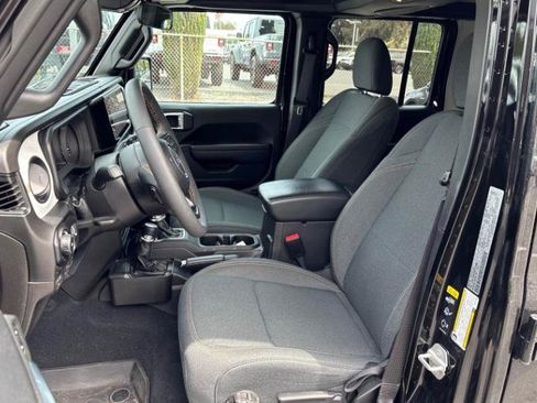 Used 2024 Jeep Wrangler Sport S image 4