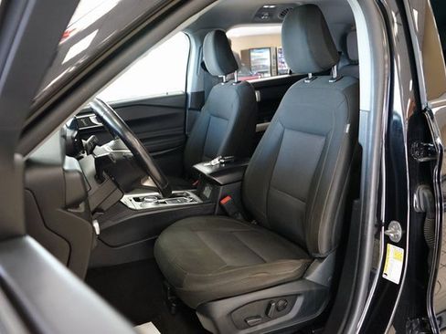 Used 2022 Ford Explorer XLT w/ Class IV Trailer Tow Package image 2