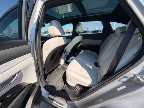 Used 2025 Hyundai Tucson Limited image 4