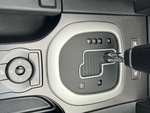 Used 2009 Pontiac G8 4dr Sdn w/ Premium Package image 16