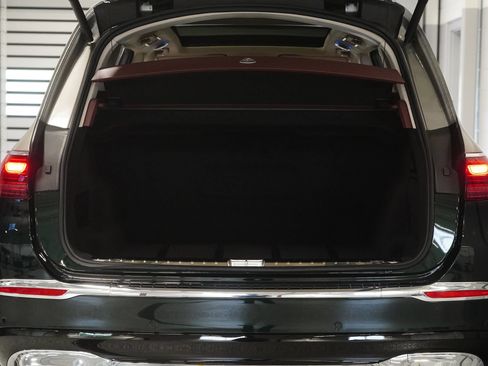 Certified 2024 Mercedes-Benz Maybach GLS 600 4MATIC image 31