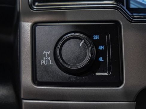 Used 2022 Ford F250 Lariat w/ Black Appearance Package AWD/4WD image 28