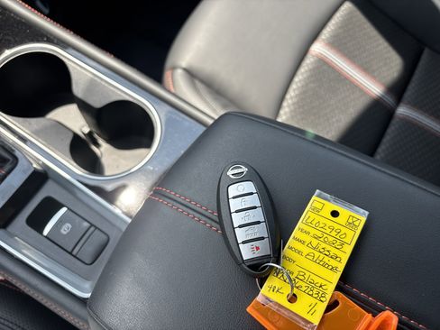 Used 2023 Nissan Altima 2.5 SR AWD/4WD image 30