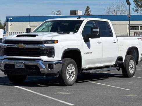 Used 2025 Chevrolet Silverado 2500 LT w/ Convenience Package image 8