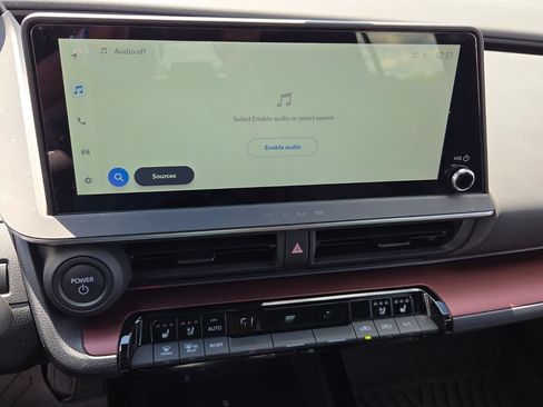 Used 2025 Toyota Prius Plug-In Hybrid w/ Limited Premium Package FWD image 21