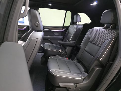 Used 2025 GMC Acadia Denali w/ Super Cruise Package AWD/4WD image 10