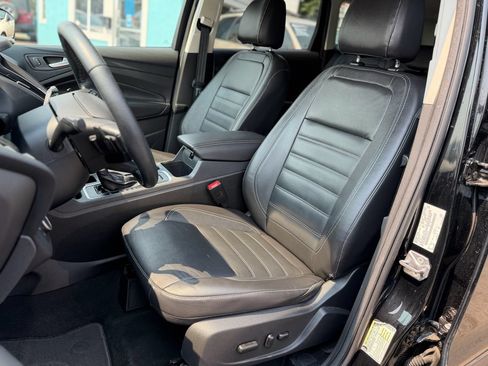 Used 2017 Ford Escape Titanium AWD/4WD image 14
