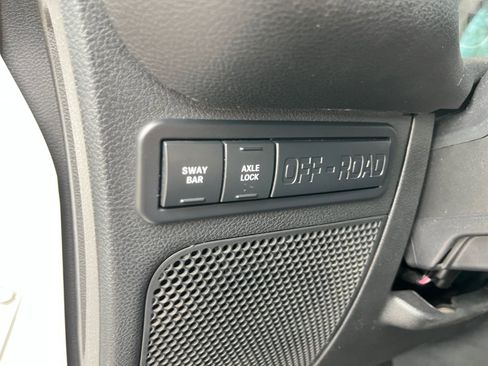 Used 2017 Jeep Wrangler Unlimited Rubicon w/ Connectivity Group image 21