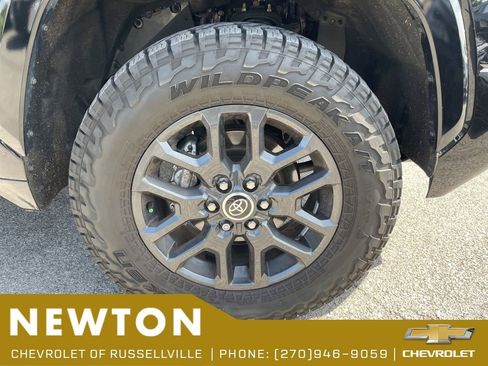 Used 2022 Toyota Tundra Platinum w/ Advanced Package AWD/4WD image 32