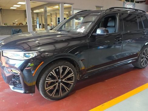 Used 2021 BMW X7 M50i AWD/4WD image 1