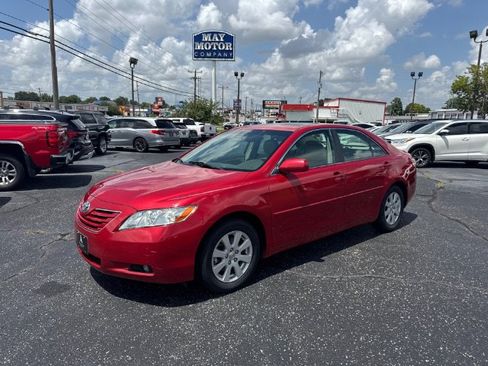 Used 2009 Toyota Camry LE FWD image 1